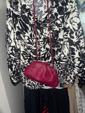 Women's Gathered Crossbody Bag in Berry Pink